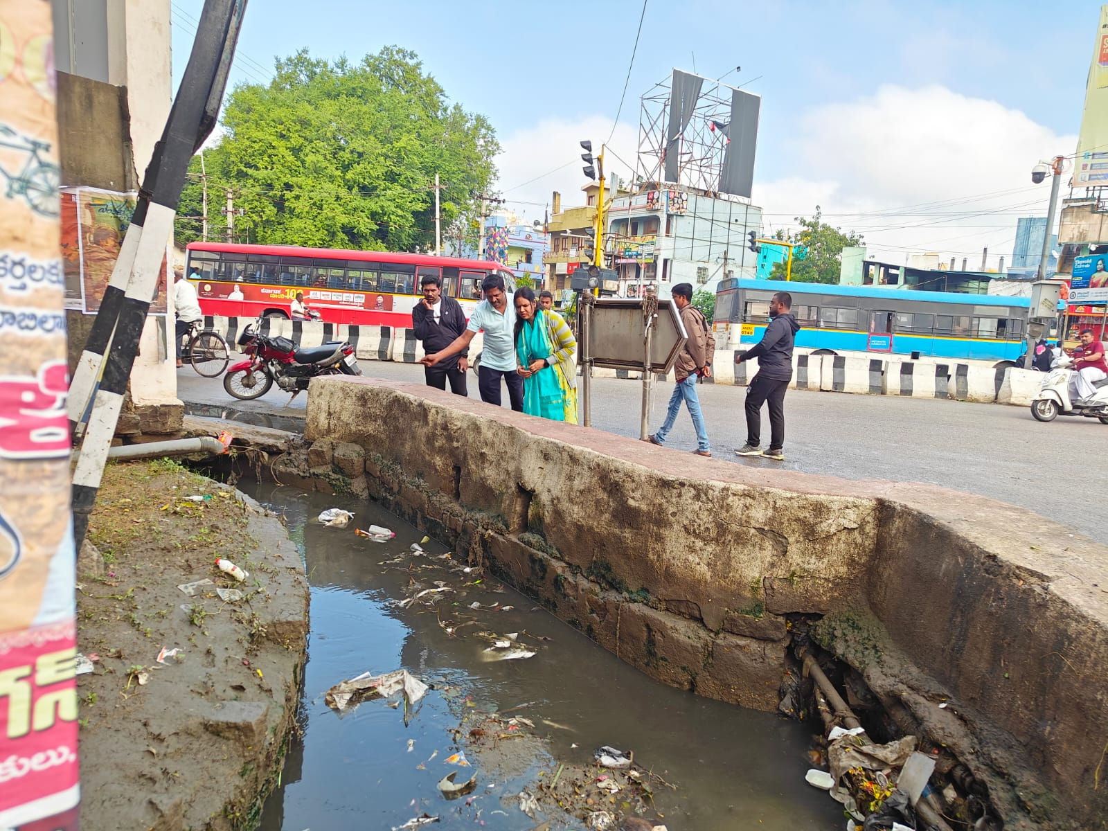 డ్రైనేజీలను శుభ్రంగా ఉంచాలి : కమిషనర్‌