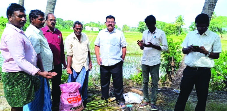 పిచికారి చేస్తున్న దృశ్యం