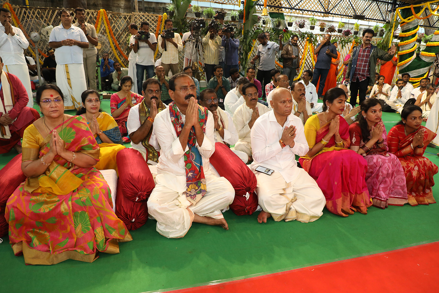 శ్రీ శ్రీనివాస దివ్యానుగ్రహ హోమం ప్రారంభం