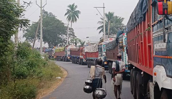 heavy vehicles stop due to samajika yatra