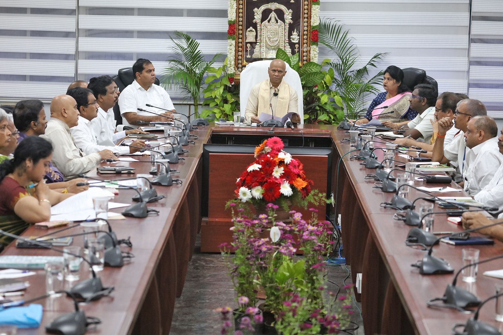 శ్రీవారి లడ్డు నాణ్యత లేదు'డయల్‌ యువర్‌ ఈఓ'లో భక్తుల ఫిర్యాదు